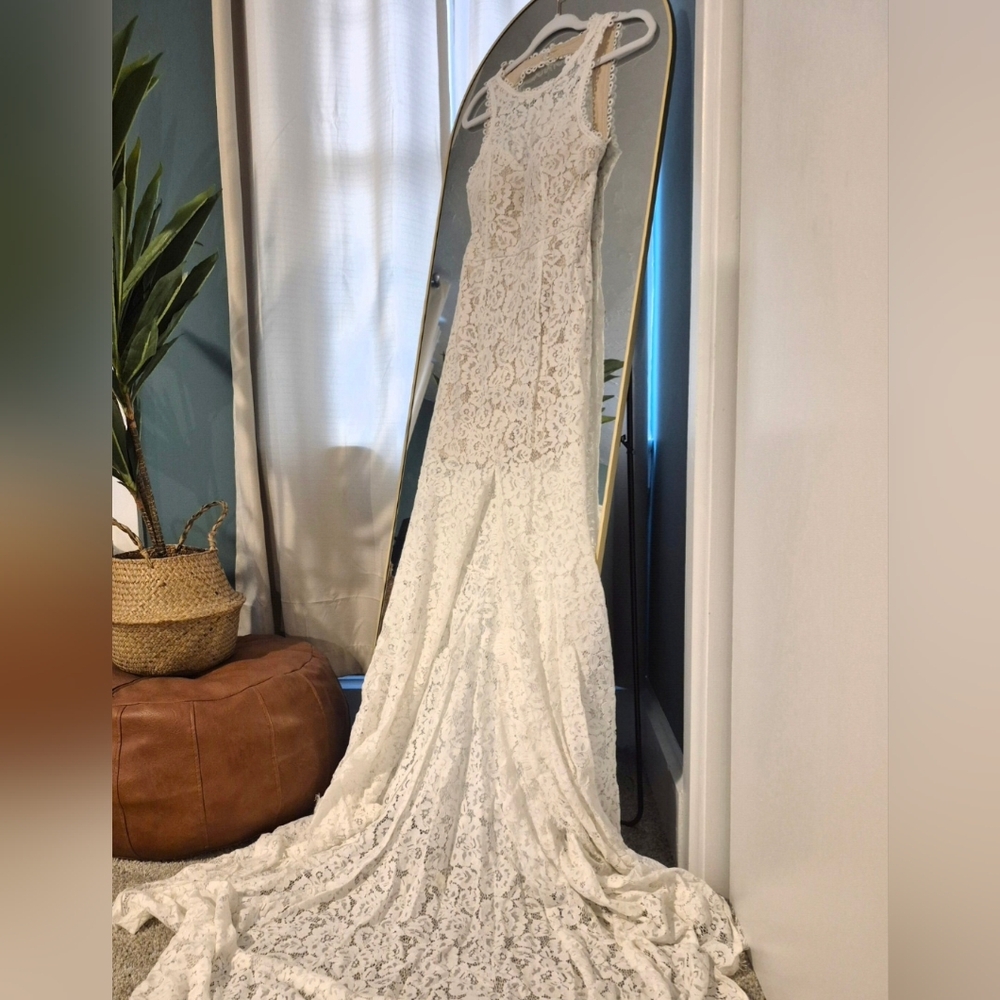 Elegant Wedding/Elopement Dress.  White Lace Gown In Size S. New Without Tags.